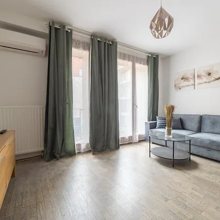 Best Seasons Synagogue Apartament